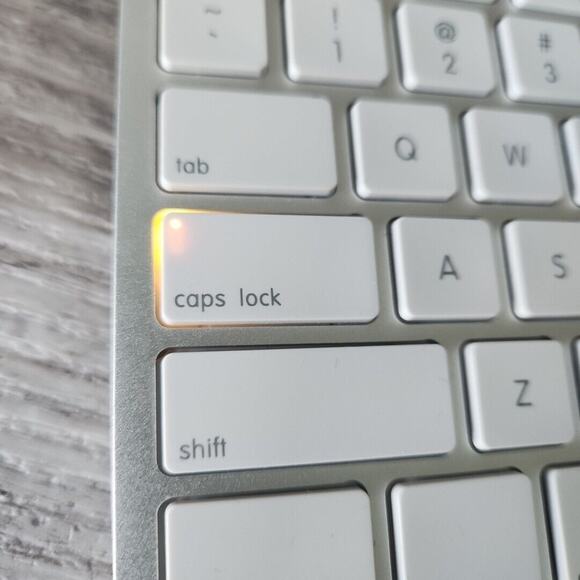 Bluetooth Wireless Matias Aluminum Keyboard FK418BTS / Apple / macOS / Windows 4 - Picture 3 of 12